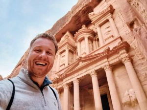 Jordanie-Petra-Reiziger-lachen