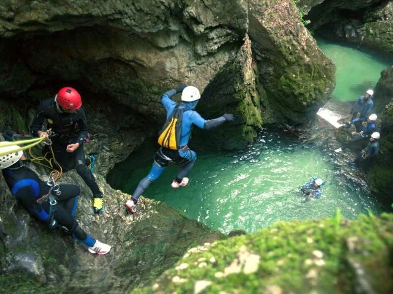 outdoor watersport canyoing Slovenie