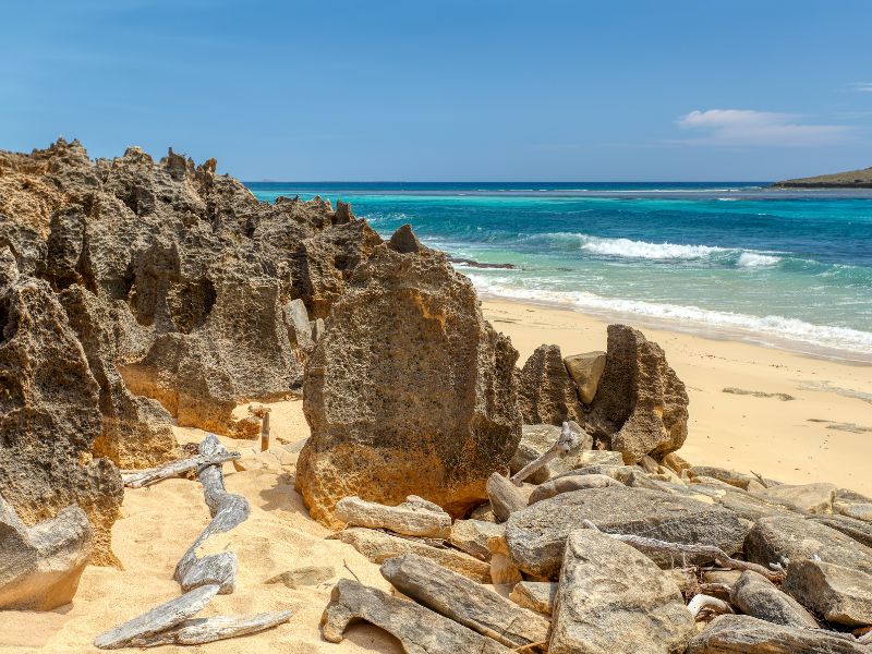 Als Robinson langs stranden en baaien van Diego Suarez