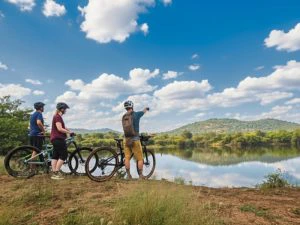 Madagascar - Tritriva Lake - cycling view