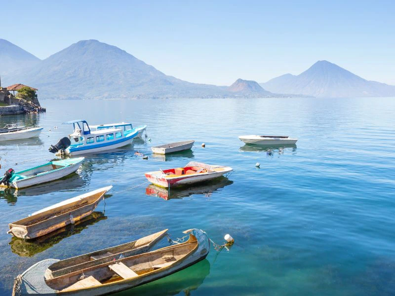 Bootjes bij Late Atitlan