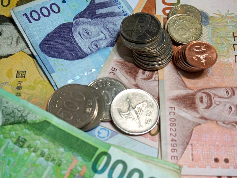 Biljetten en munten in Koreaanse Won
