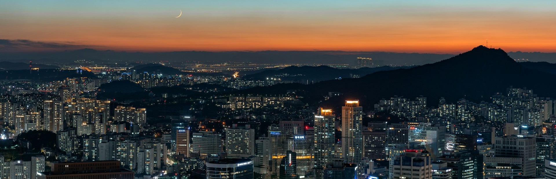 Skyline van Seoul in de avond