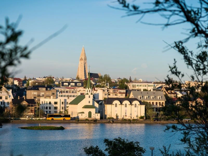 Ijsland Reykjavik vanaf het water