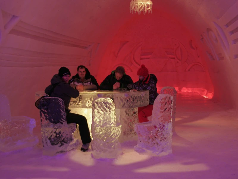 Bar in het ijshotel