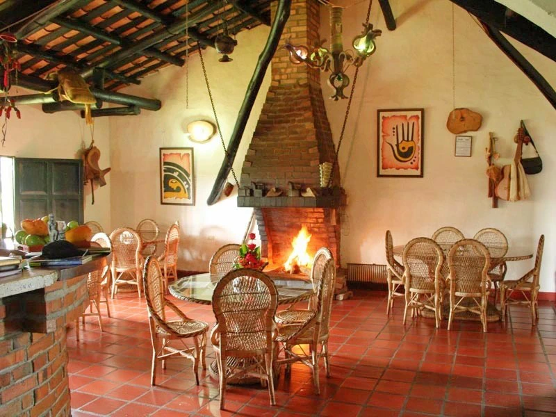 San Agustin eetkamer