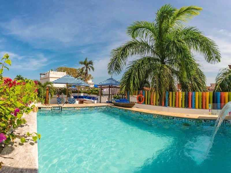 Cartagena comfort hotel zwembad