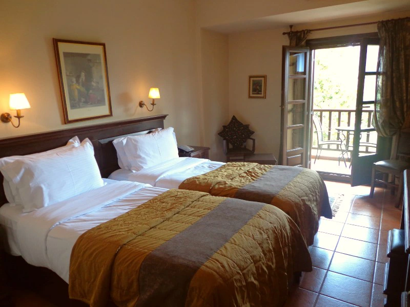 Meteora hotelkamer met balkon