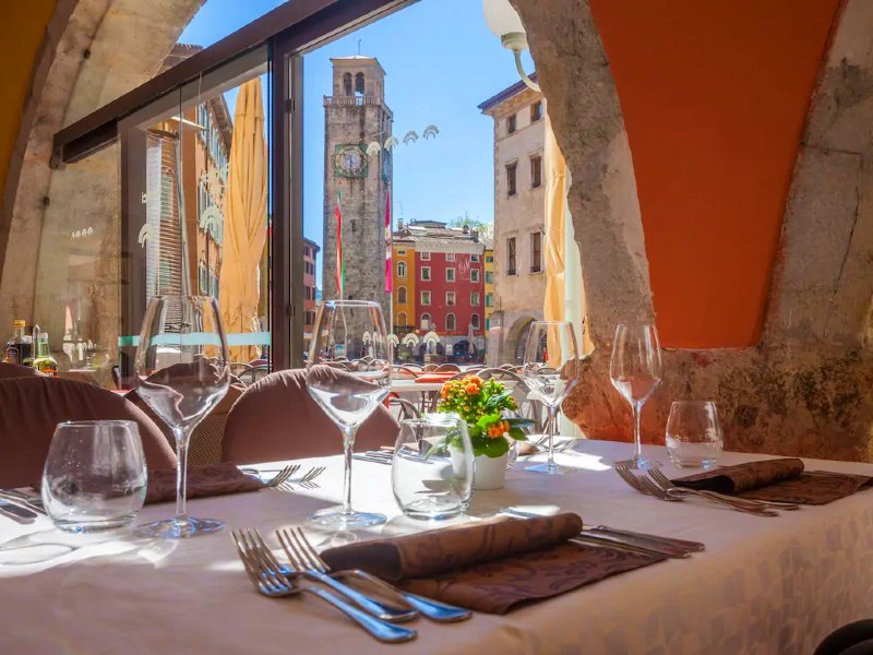 Restaurant hotel Gardameer