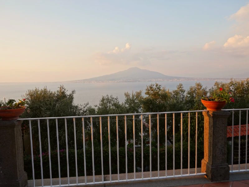 Uitzicht op Vesuvius vanaf het terras