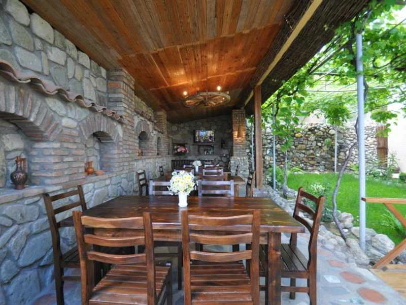 Buitenzitplek hotel Telavi