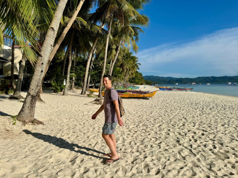 man op strand Langkawi