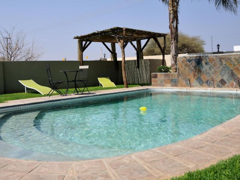 zwembad bij B&B Otjiwarango
