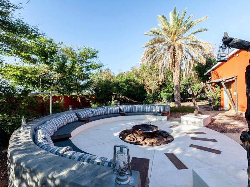 Kalahari-hotel1-relaxing