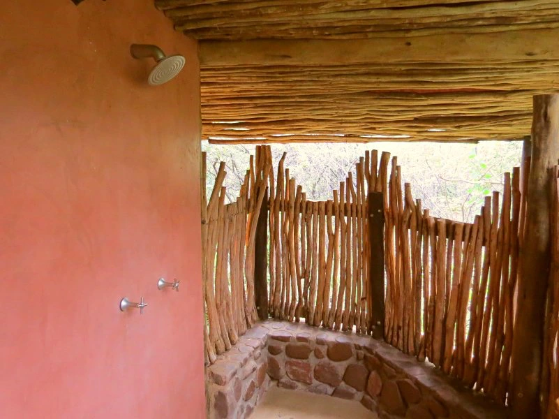 Namibie - waterberg-bungalow-buitendouche