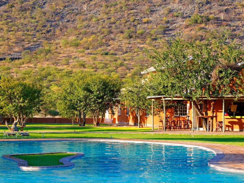 Namibie - Damaraland - Lodge met zwembad
