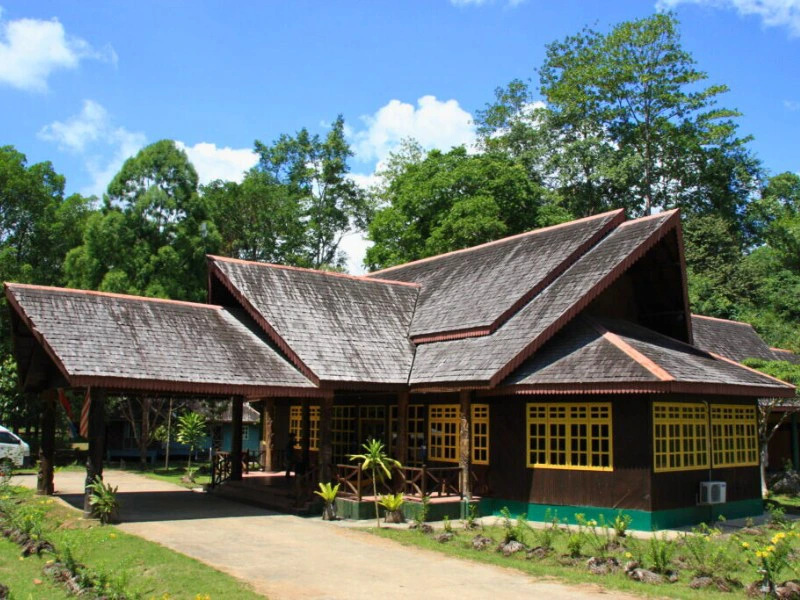 Lodge in tabin national park