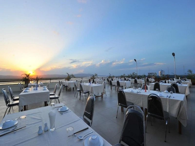 hotel met zwembad in mandalay