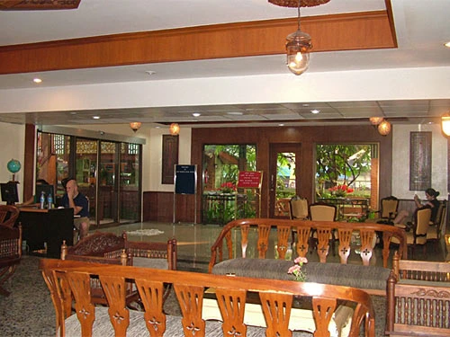 bangkok budget hotel lobby