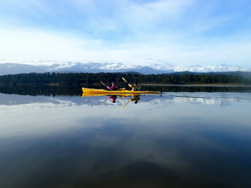 New-Zealand-Glacier-Okarito-Kayak