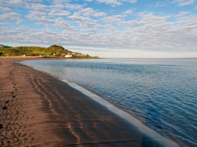 raglan nieuw zeeland strand