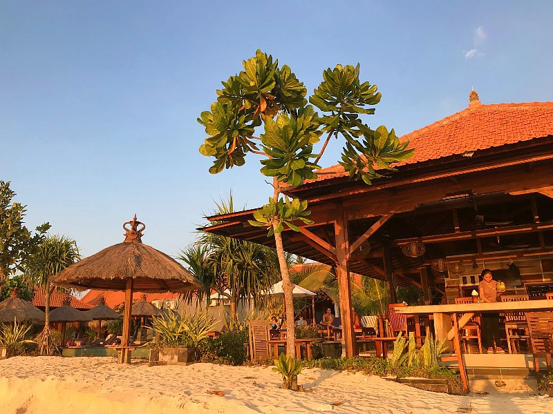 nusa lembongan hotel bar