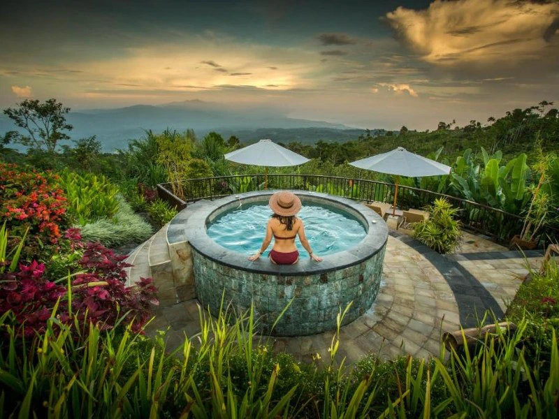 munduk hotel zwembad