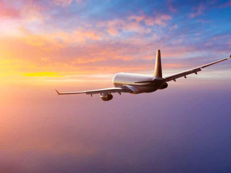 Vliegen met zonsondergang