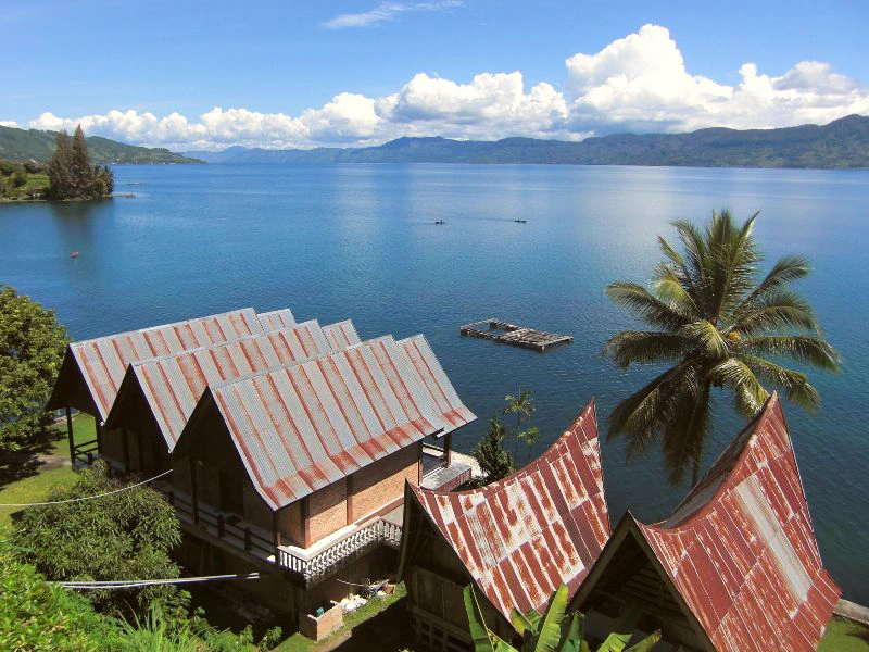 Sumatra lokale huizen aan het Tobameer Indonsie
