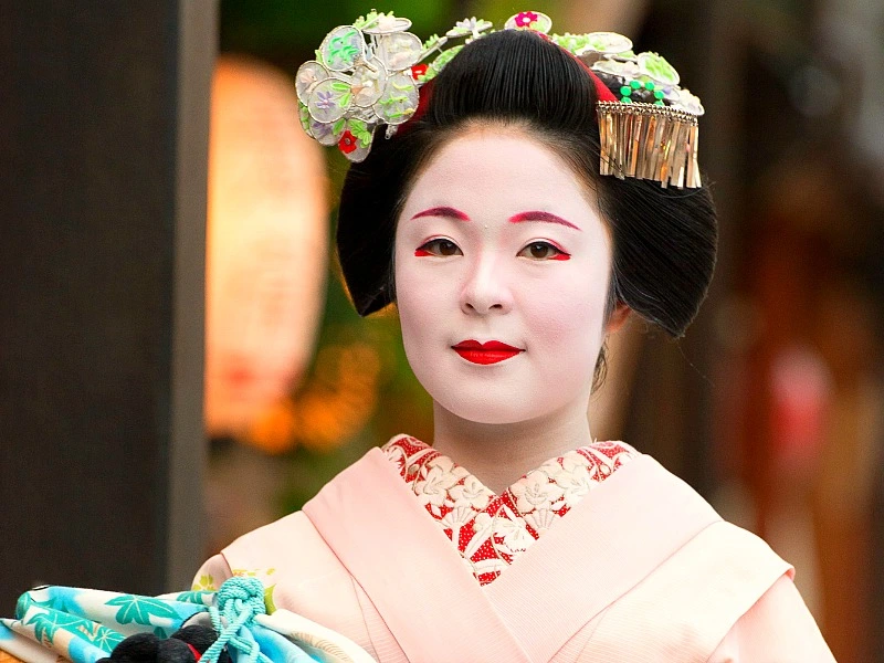 Waaom naar Japan? Spot Geisha's