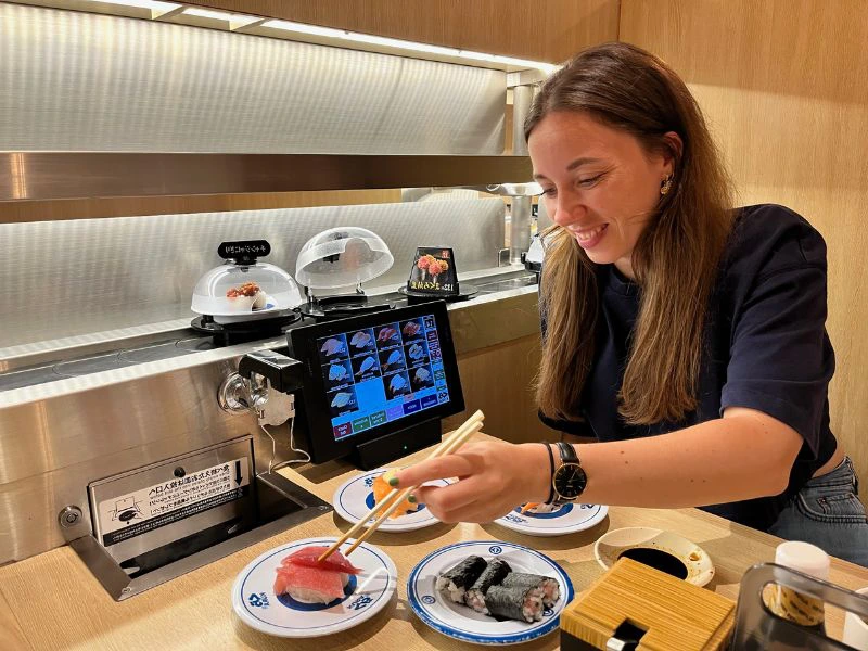 Sushi in Osaka van de lopende band