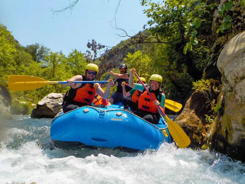 Raften in de Iya-vallei, Shikoku Japan