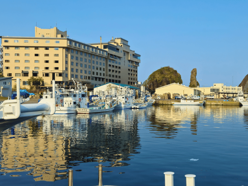 Shiratoke hotel aan het water