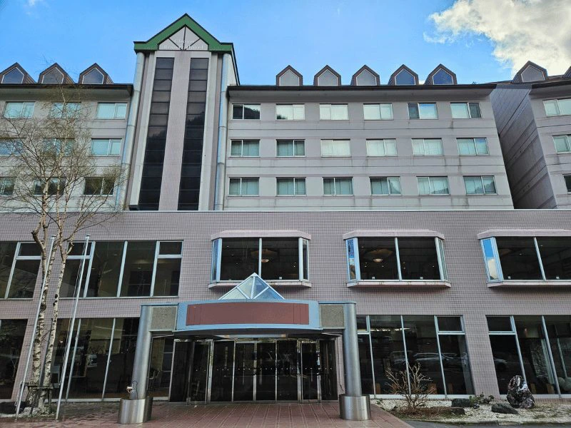 buitenkant hotel sounkyo onsen