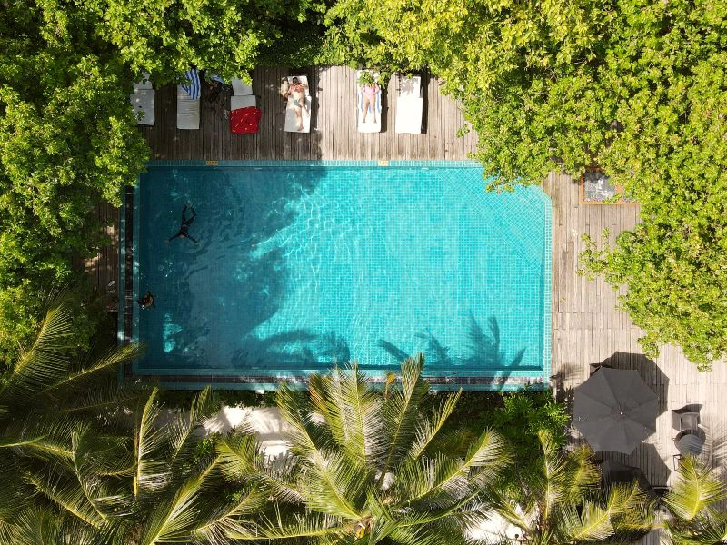 Zwembad bij je Malediven hotel