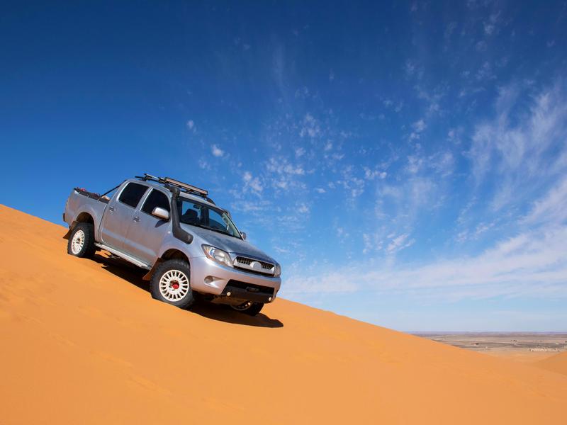 Marokko 4x4 auto in woestijn