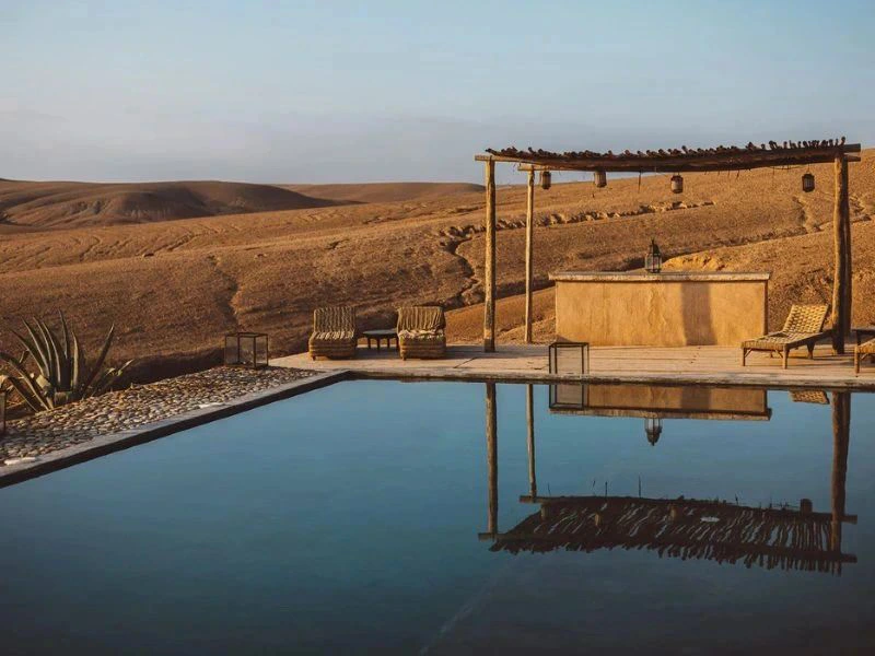 Zwembad bij glamping verblijf in agafay woestijn