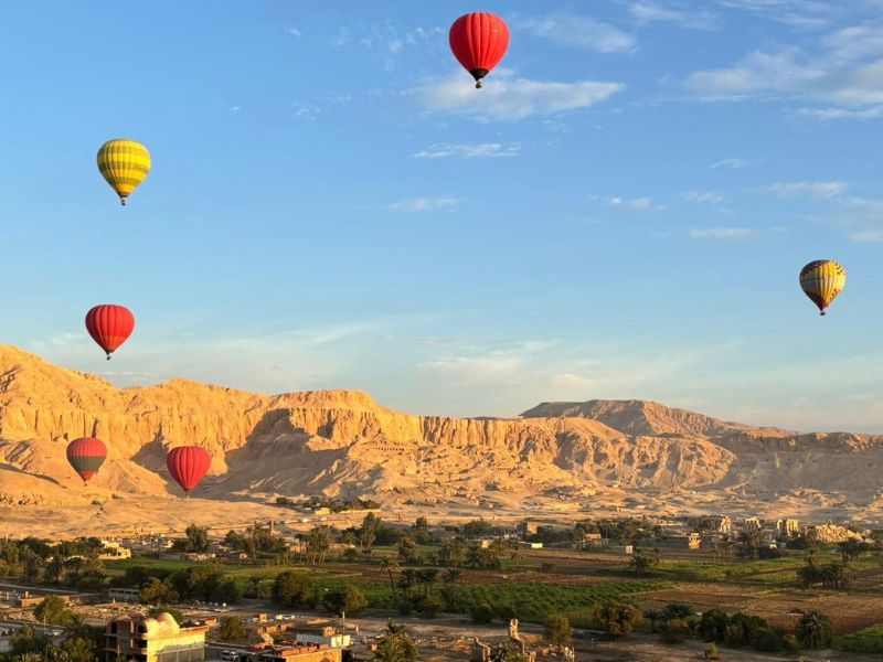 Egypt - Luxor - valley of the kings - balloon