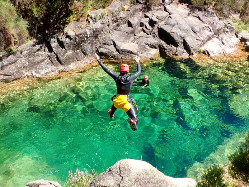 peneda-canyoning-riksja-family-portugal