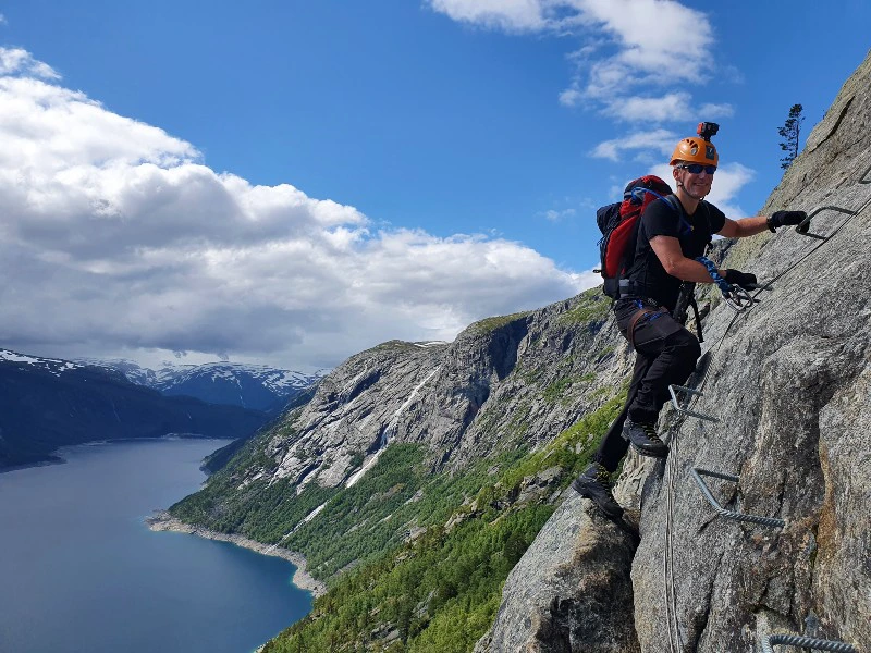 via feratta trolltunga noorwegen