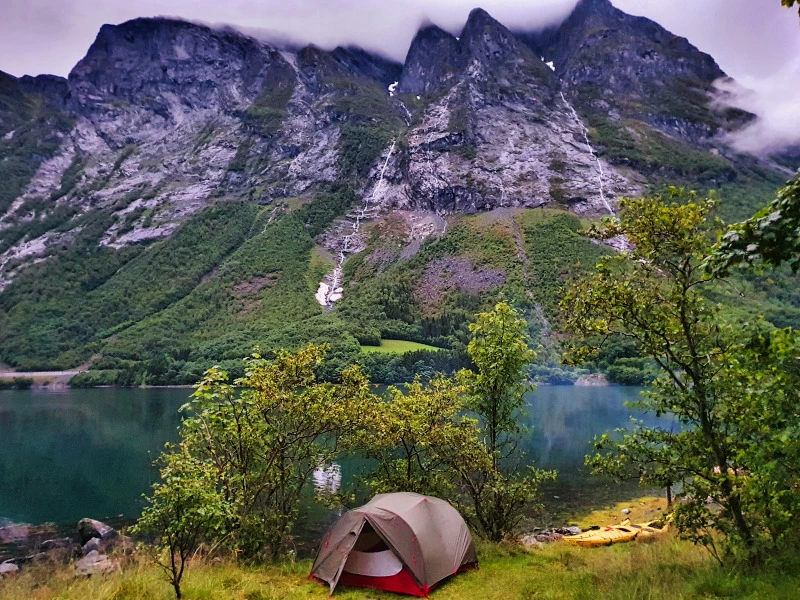 Wildkamperen aan het fjord