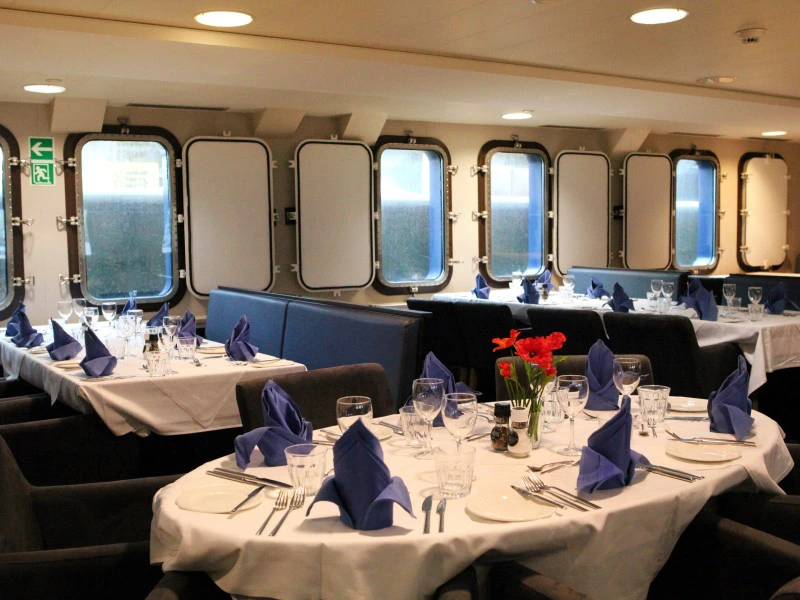 Restaurant op het expeditieschip Spitsbergen