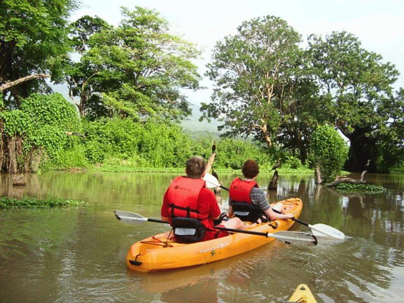 Kajak tour in Midden-America