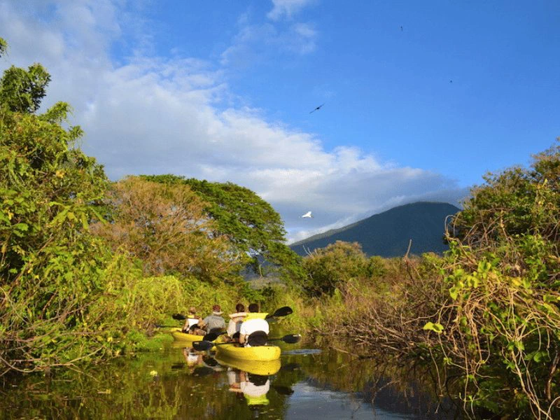 Kajaktocht op de Istian-rivier, Nicaragua