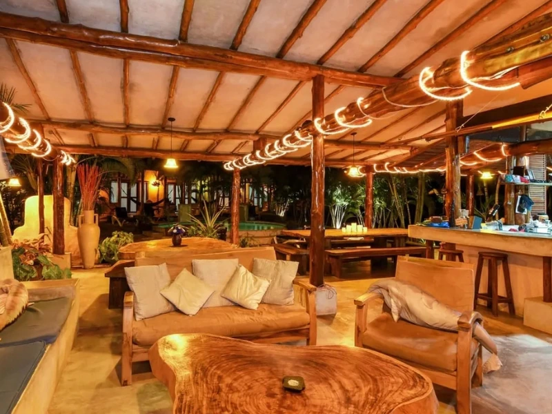 Panama Pedasi hotel lounge