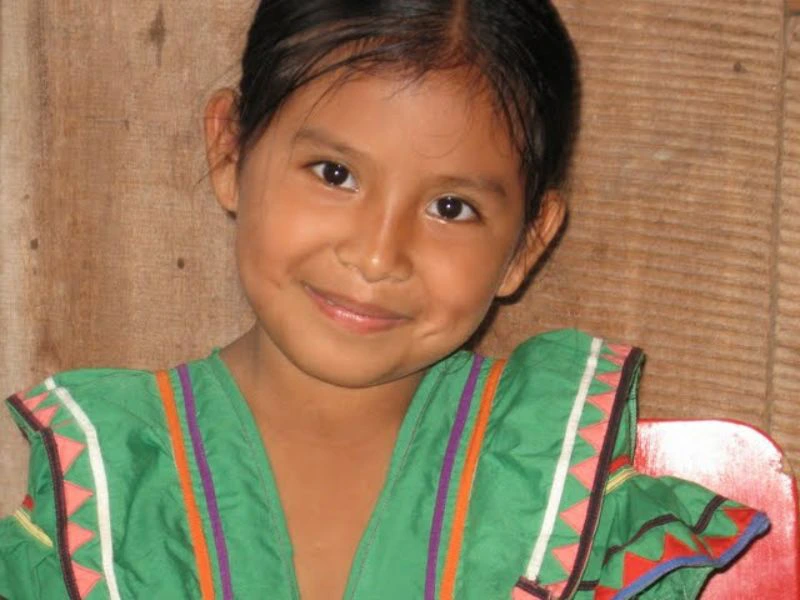 Lokaal meisje Costa Rica - giving smiles