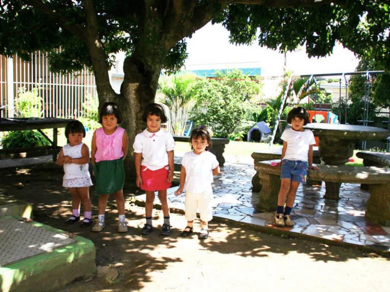 Lokale schoolkinderen Costa Rica - giving smiles