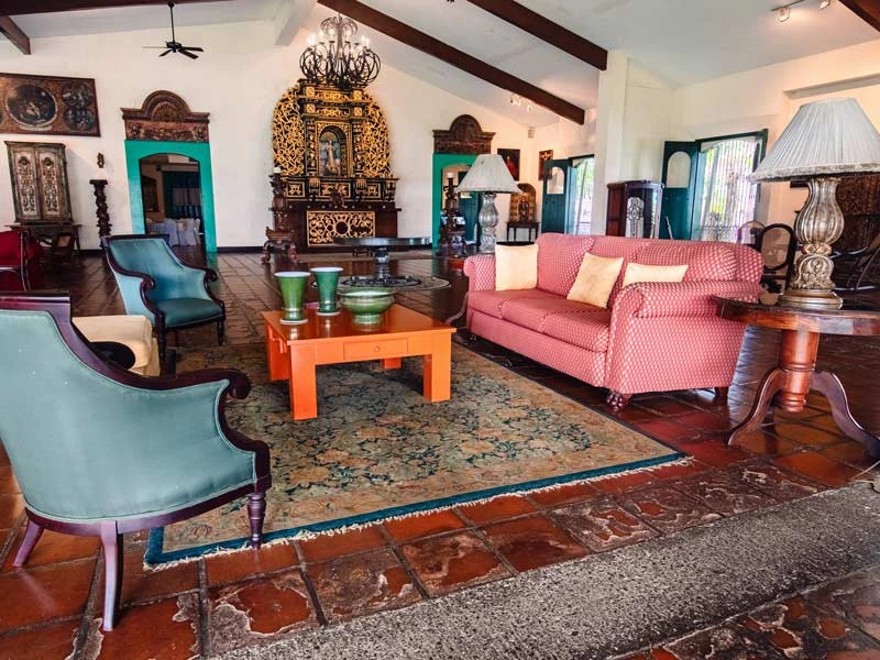 Nicaragua Leon hotel lobby