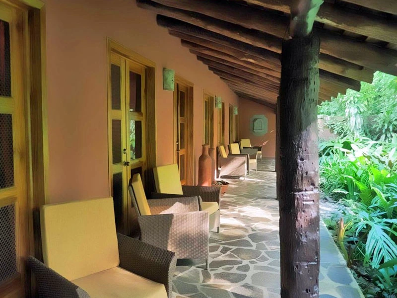 Sarapiqui hacienda met veranda