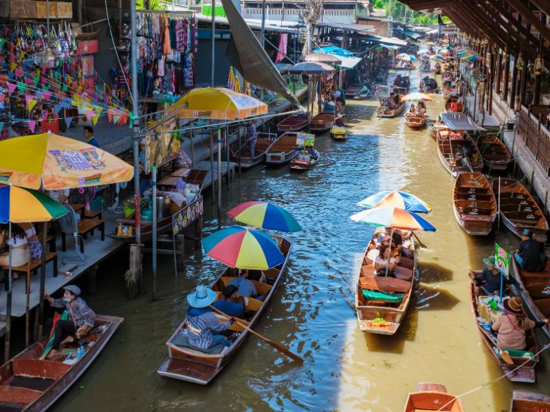 drijvende markt thailand amphawa